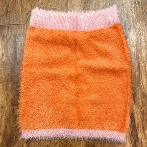 Fluffy bodycon skirt